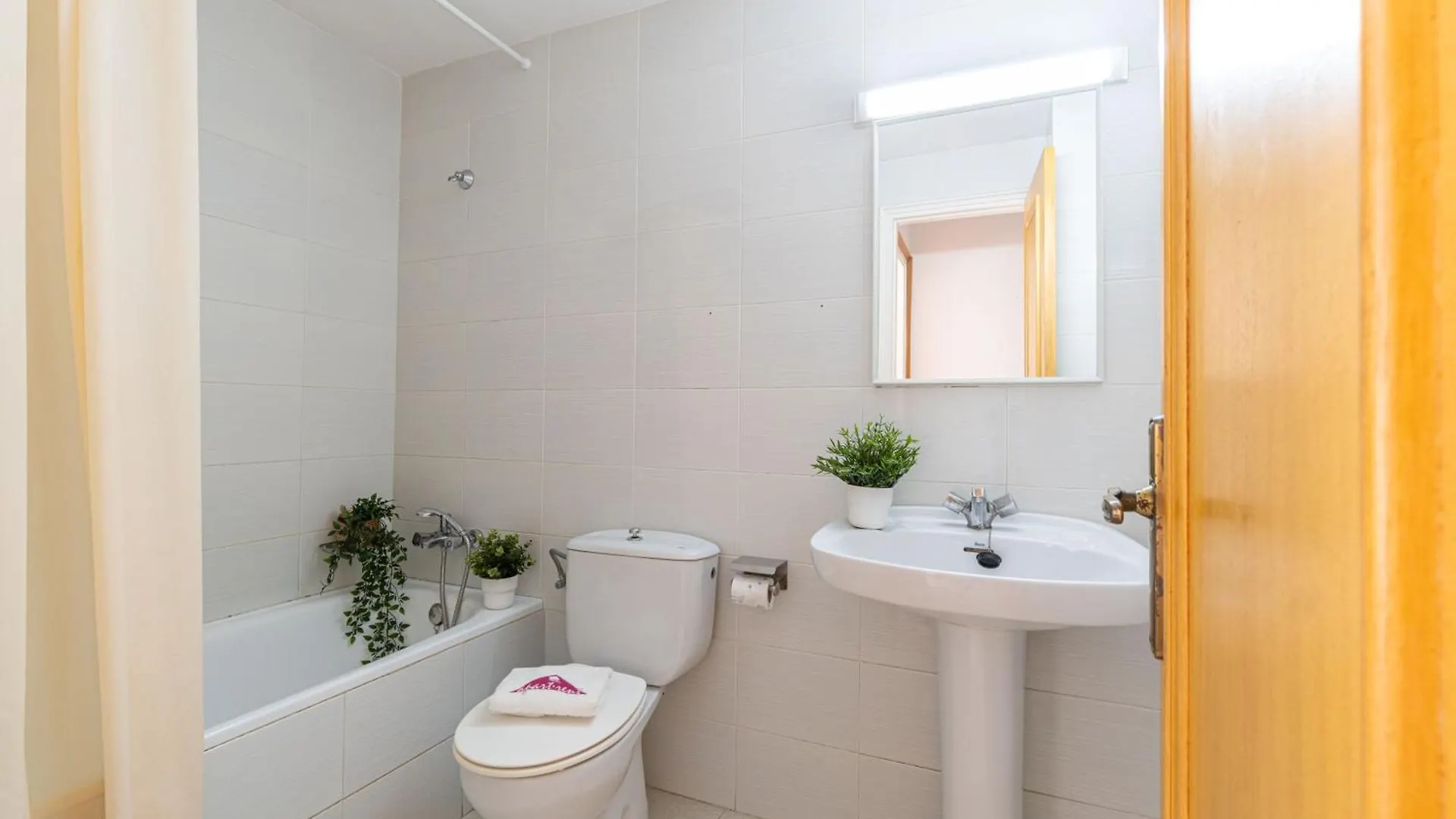Basic Comfort Apartment Port Moxo 3º 0132 Эмпуриабрава Испания