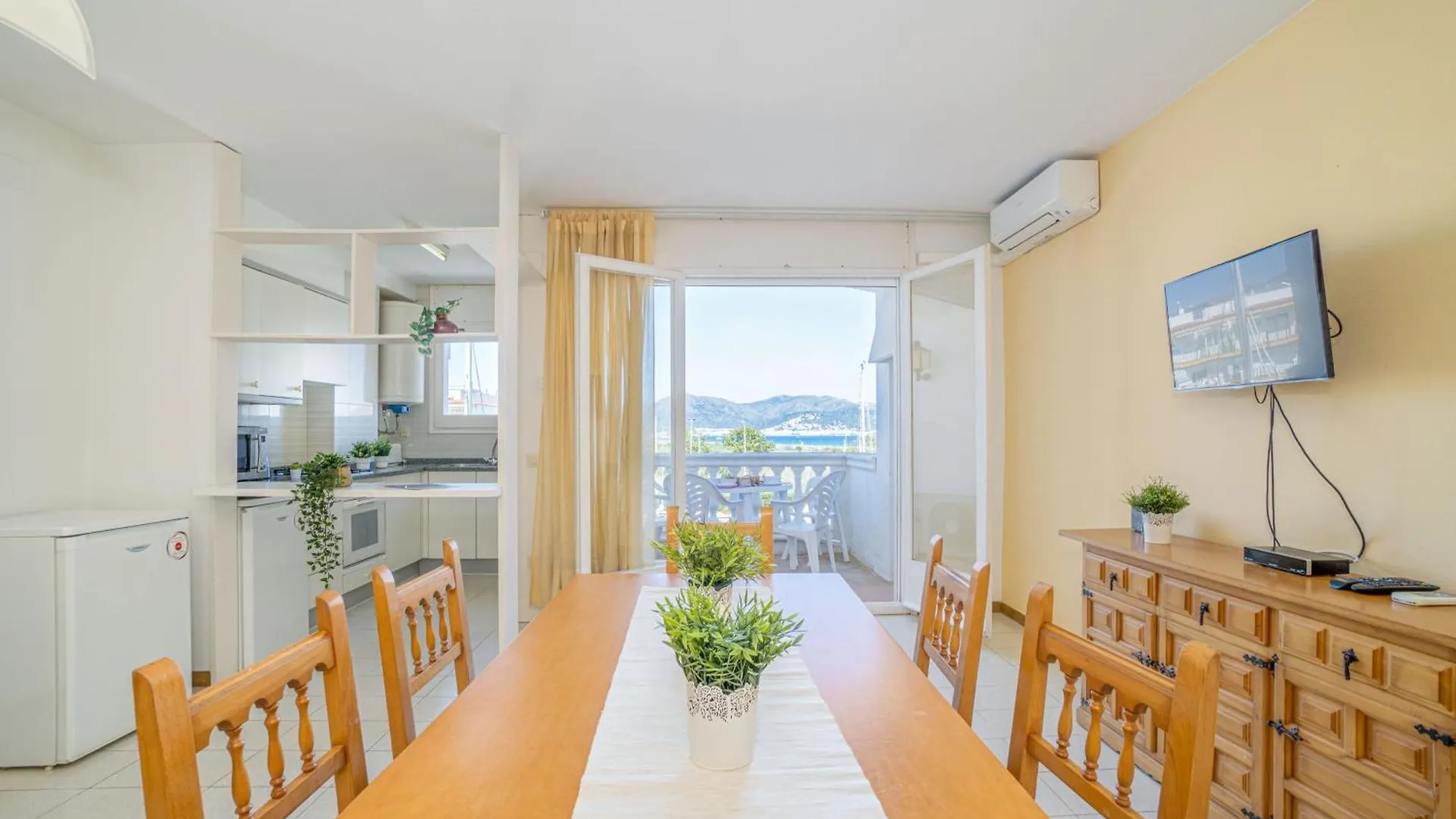 Basic Comfort Apartment Port Moxo 3º 0132 Эмпуриабрава
